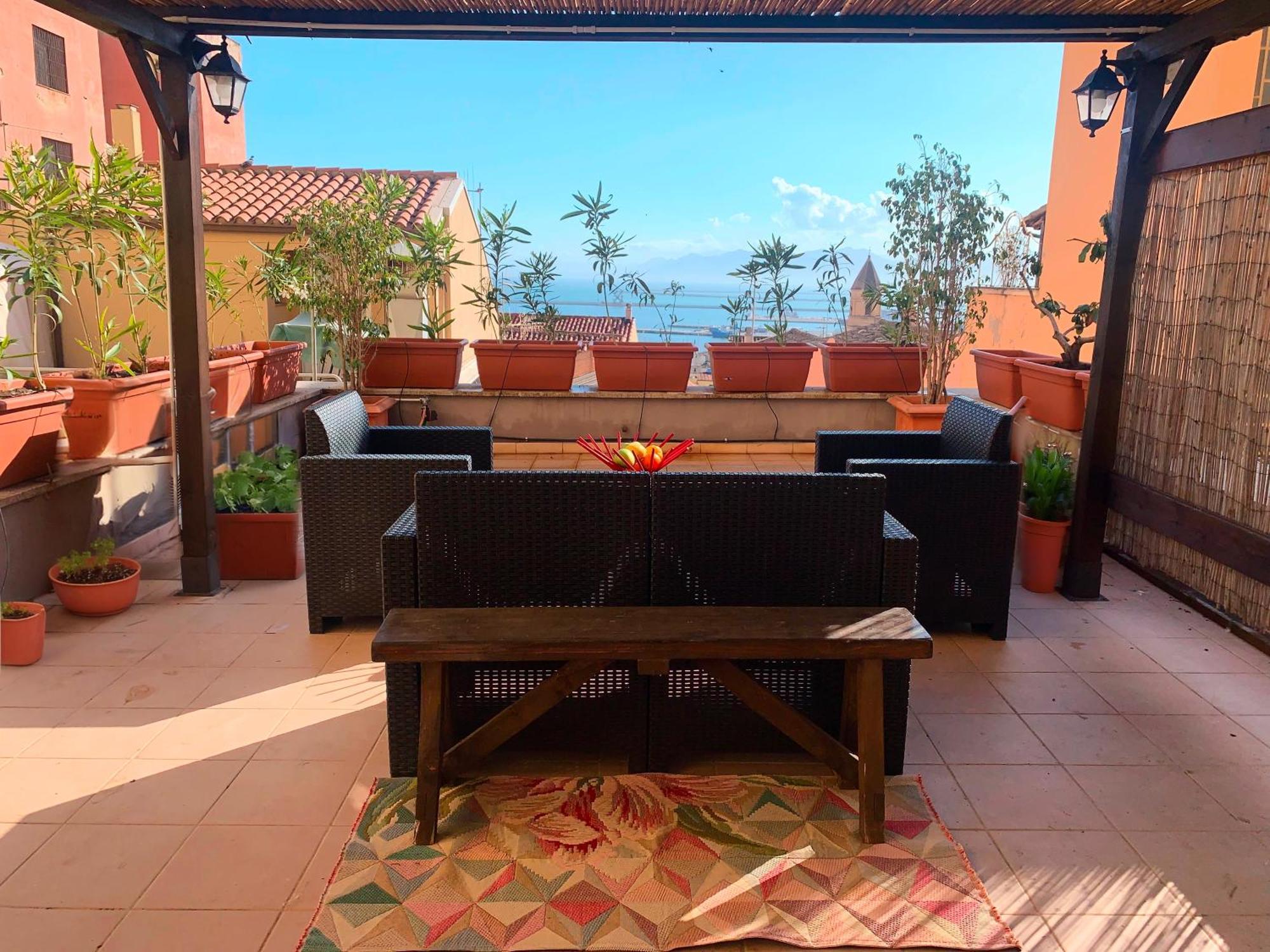 Oasi Urbana Con Terrazza E Vista Appartement Cagliari Buitenkant foto