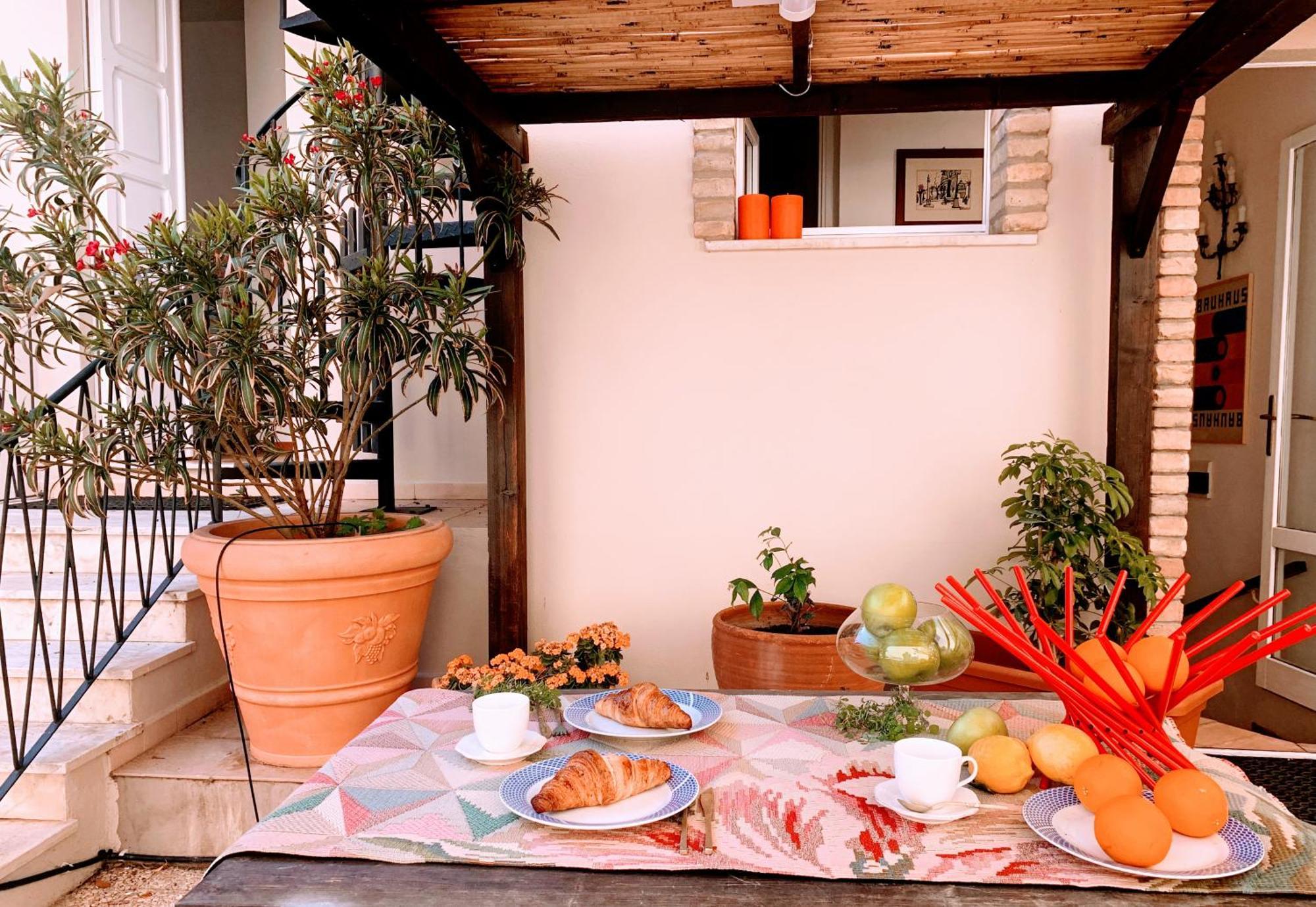Oasi Urbana Con Terrazza E Vista Appartement Cagliari Buitenkant foto