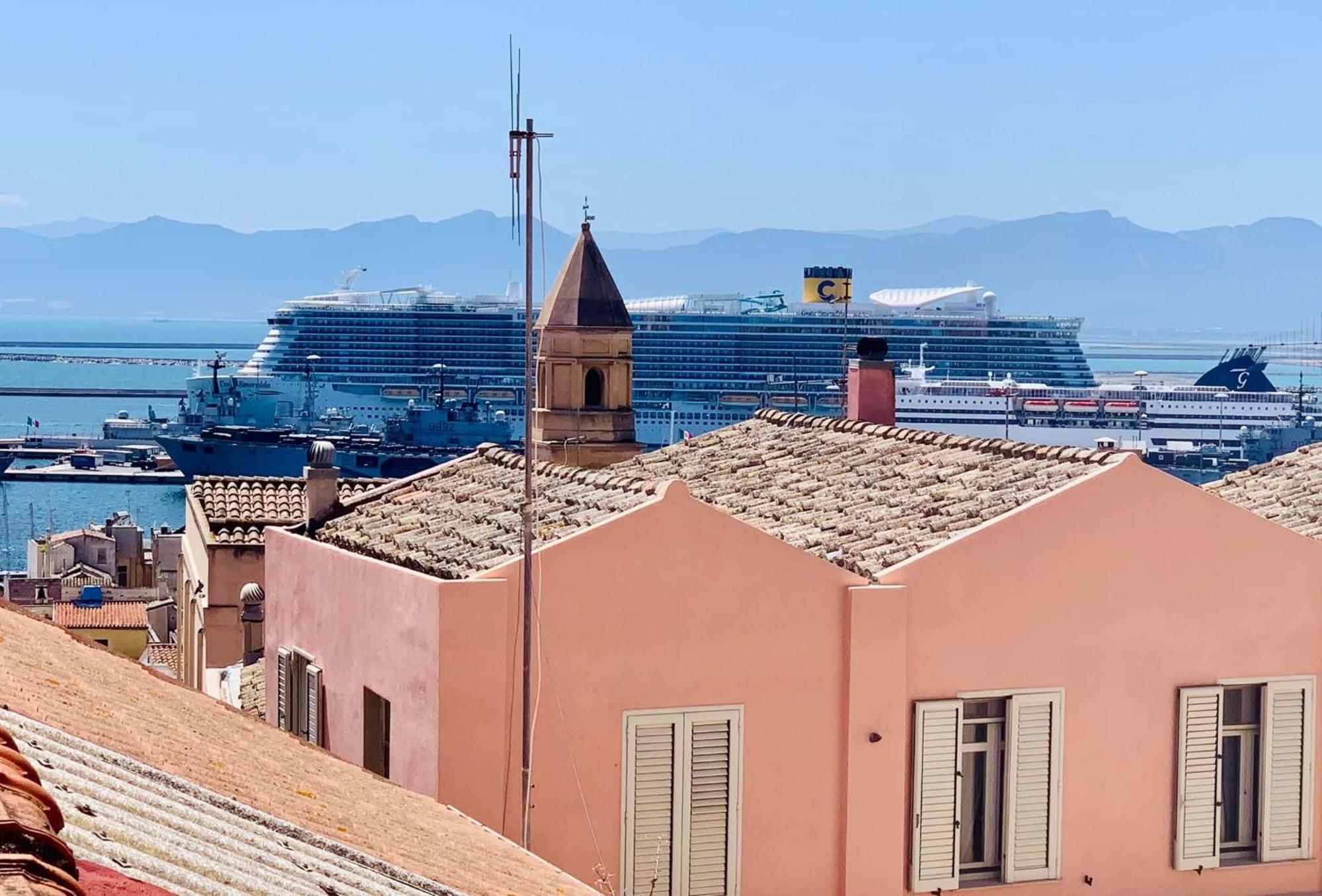 Oasi Urbana Con Terrazza E Vista Appartement Cagliari Buitenkant foto